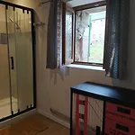 Du Cantou 6/7 Personnes Hébergement de vacances Grandrieu